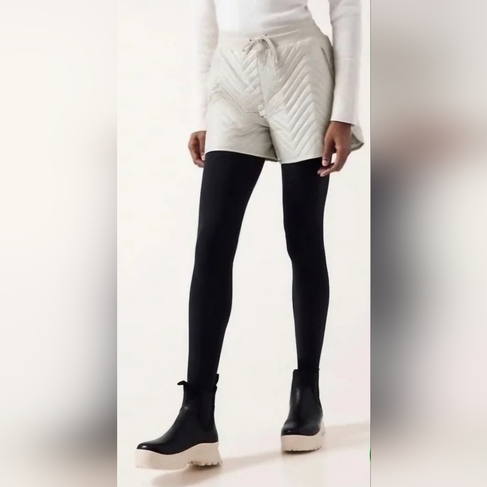 Athleta Apres Quilted Ski Shorts, identified by the distinct chevron quilting - Picture 1 of 14